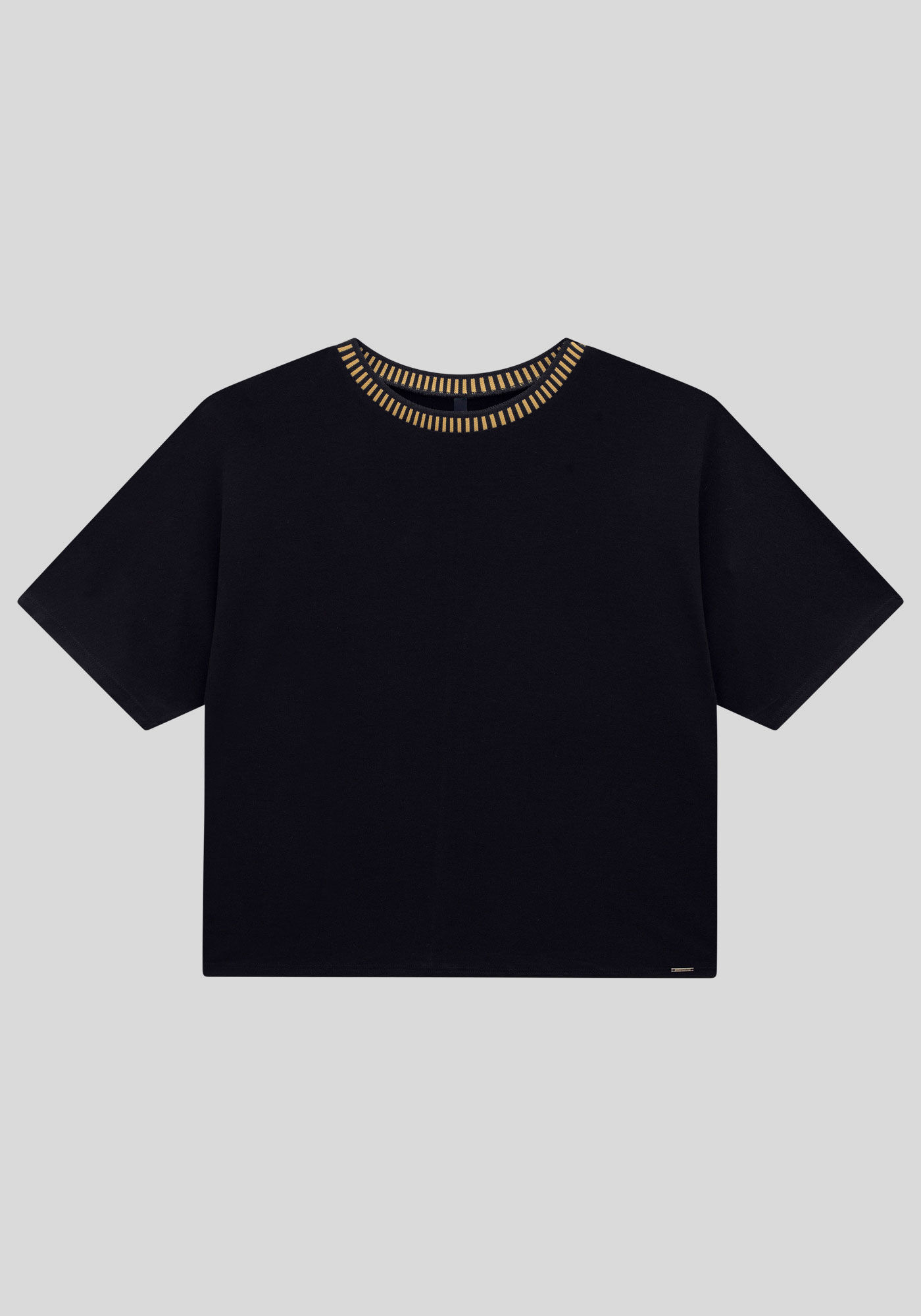 Blusa em Malha Viscose com Retil&iacute;nea Decote, , large.