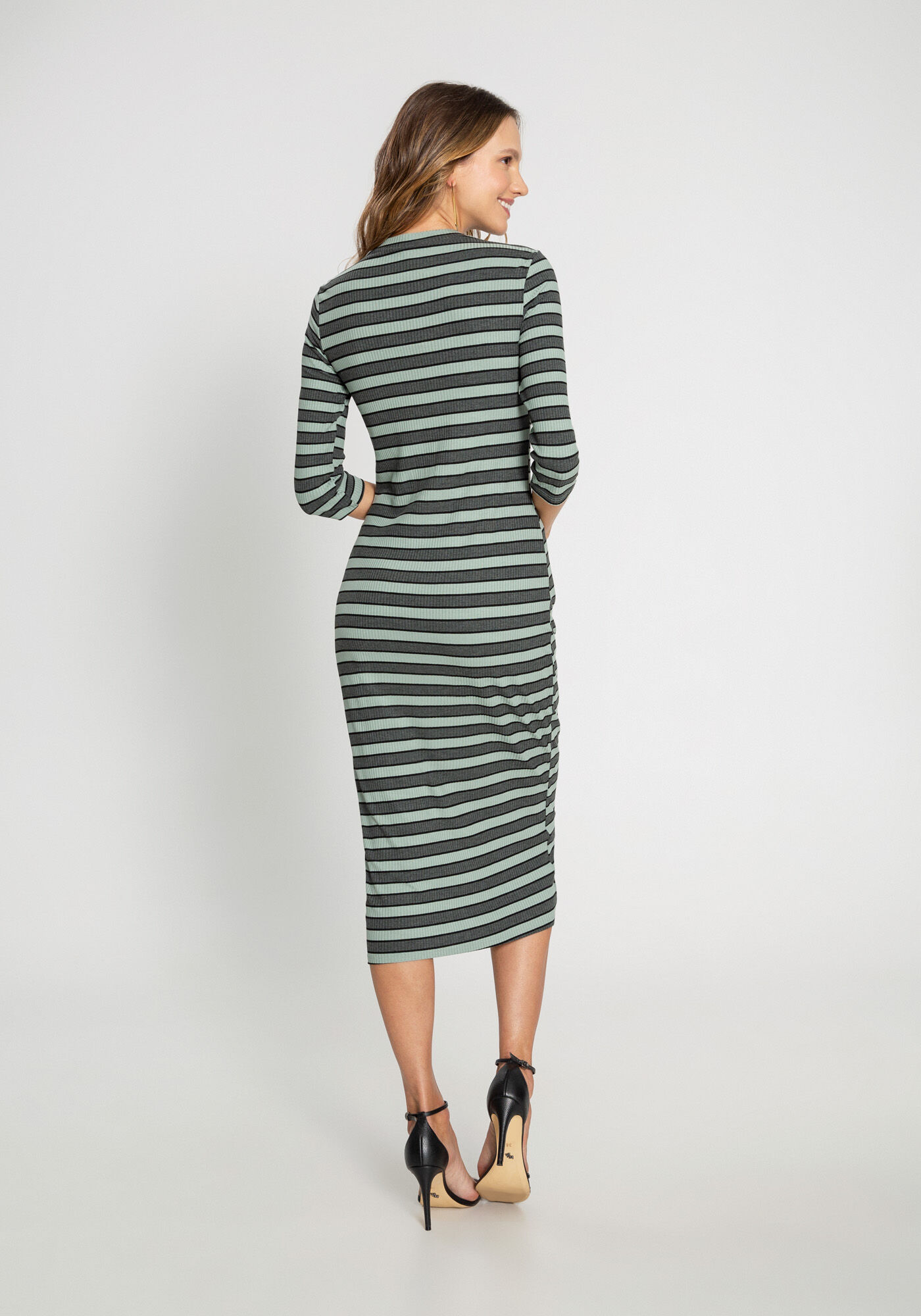 Vestido midi listrado com manga online