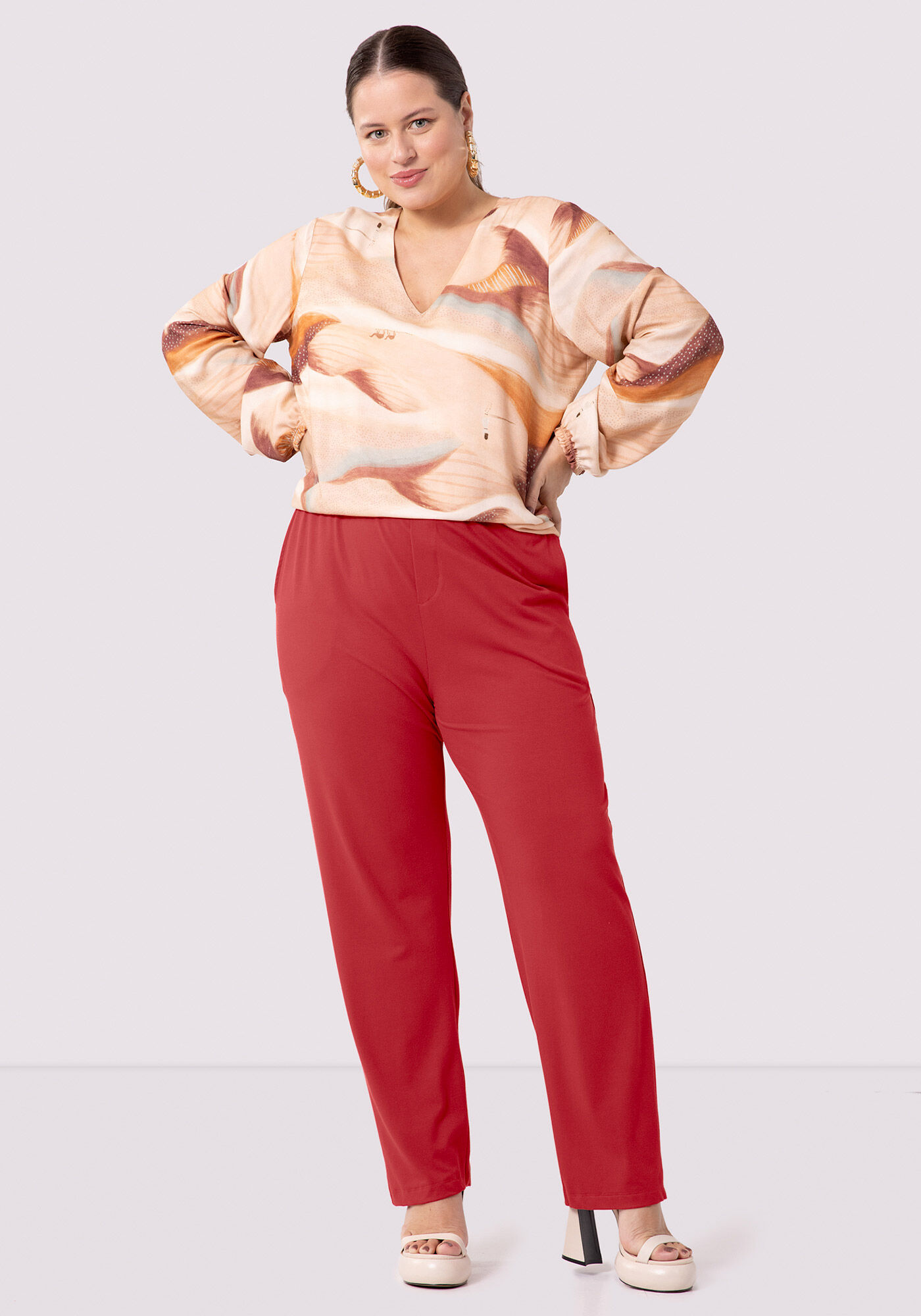 Cal&ccedil;a Reta Plus Size em Malha Crepe Comfort, VERMELHO POMME, large.