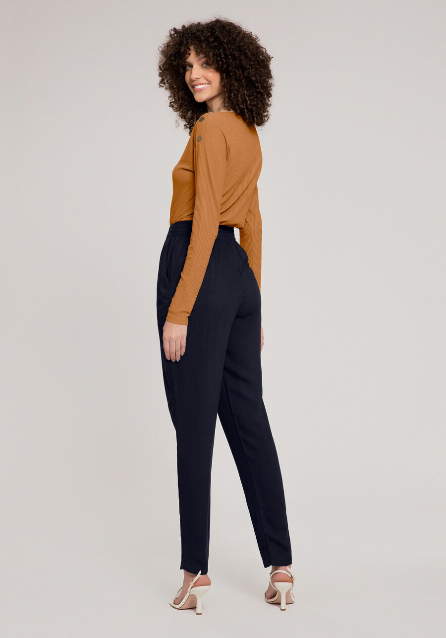 Calça Reta em Viscose com Bolsos, MARINHO IMPERIO. Calça Reta em Viscose com Bolsos, MARINHO IMPERIO, large.