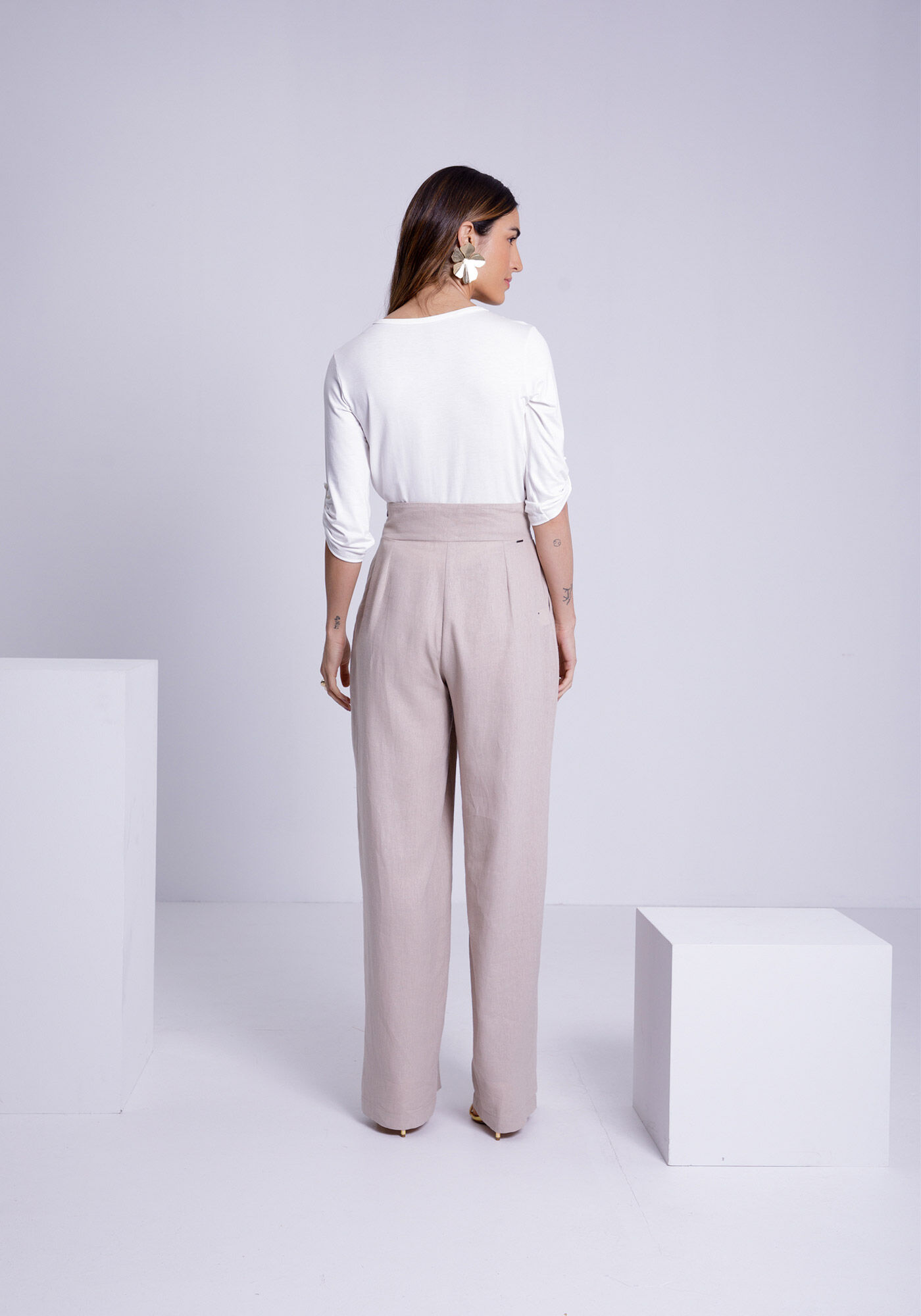 Blusa Manga 3/4 em Malha Viscose com Decote V, , large.