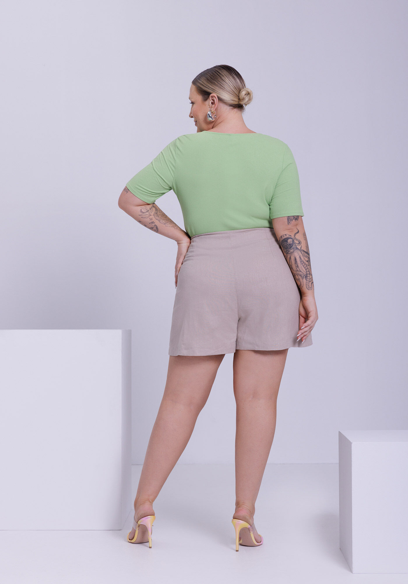 Blusa Plus Size Canelada com Tor&ccedil;&atilde;o no Decote, , large.