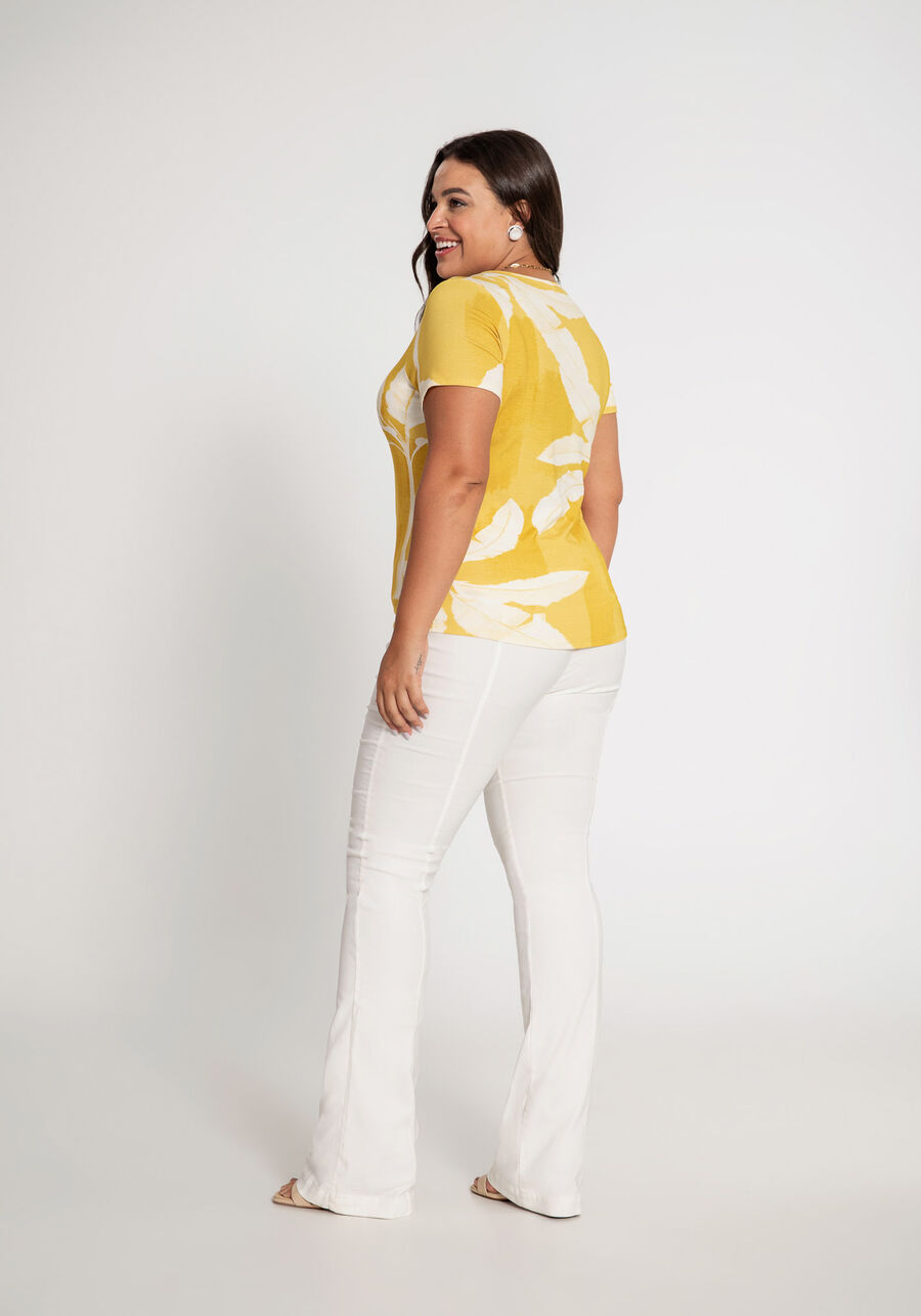 Blusa em Viscose Estampada Plus Size, AMARELO SOLE. Blusa em Viscose Estampada Plus Size, AMARELO SOLE, large.