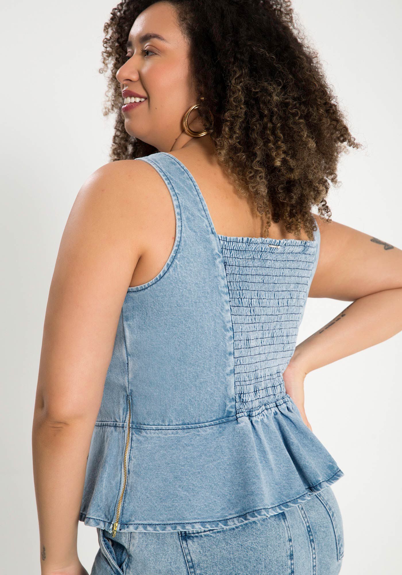 Blusa em Jeans Com Z per Lateral Plus Size Lunender