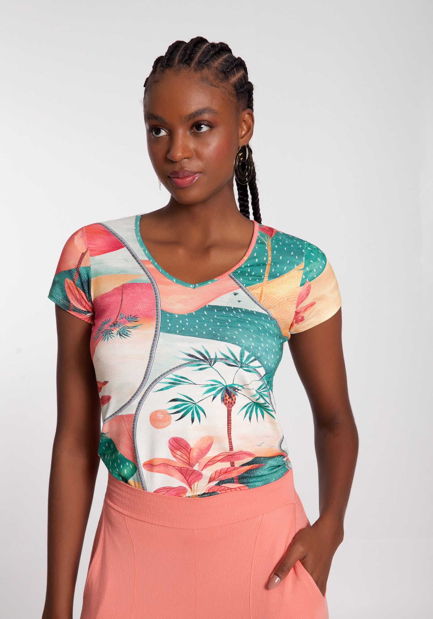 Blusa Estampada em Malha Viscose com Decote V Lunender