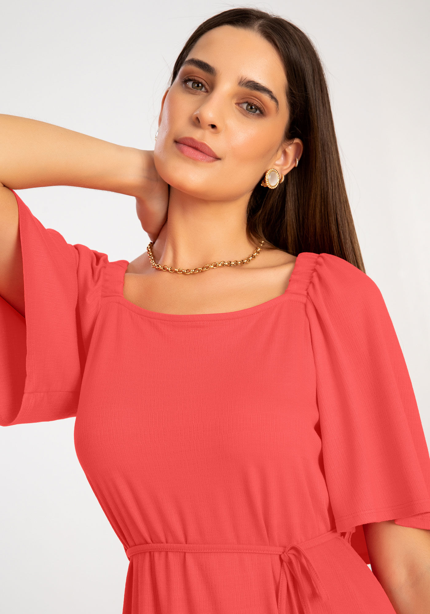 Vestido Curto Manga Flare em Malha com Cinto Lunender