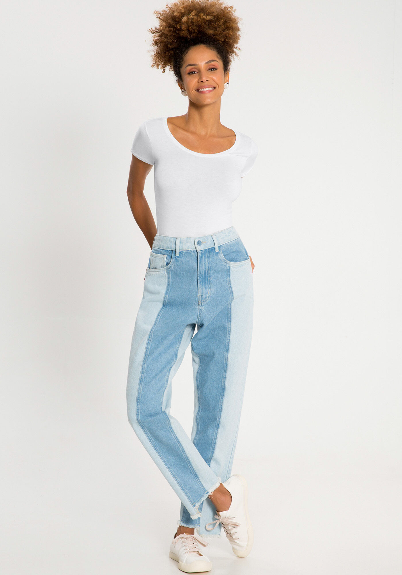 Blusa B&aacute;sica Lisa De Mangas Curtas Em Malha De Viscose, BRANCO, large.